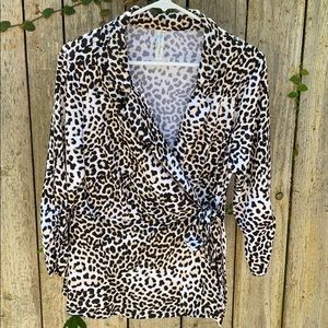 Super cute leopard top
